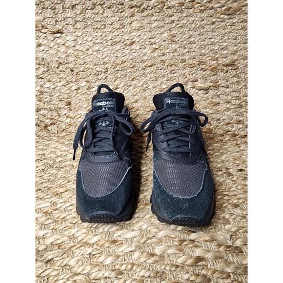 REEBOK X CARDI B WOMEN'S 6 CLASSIC LEATHER ATHLETIC SNEAKER BLACK GY1942 - Picture 4 of 11